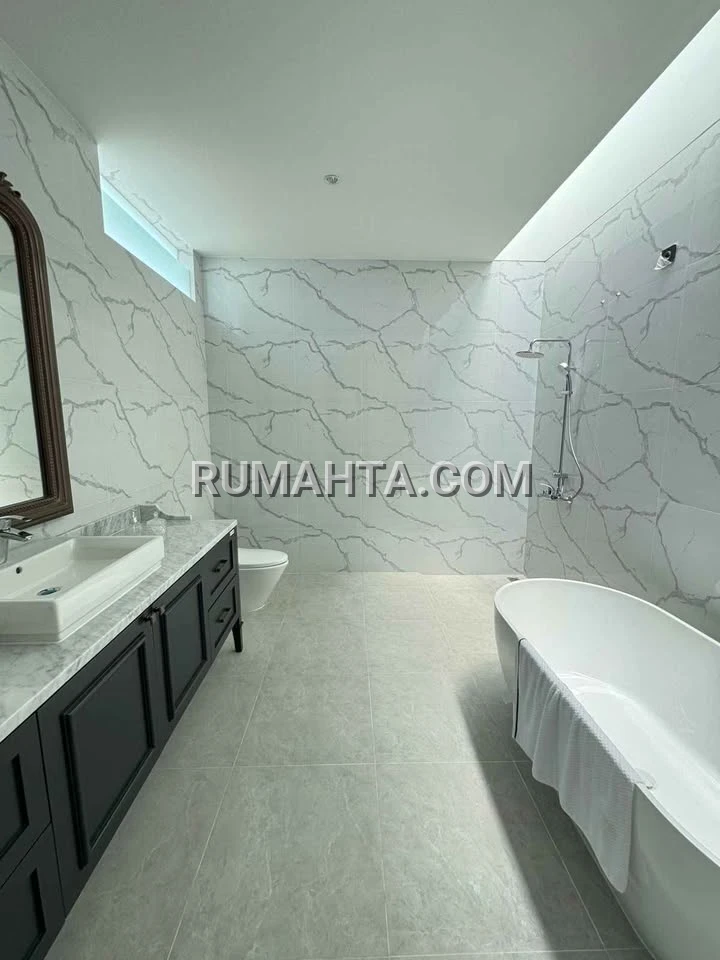Rumah Siap Huni Citraland Tallasa CIty Type Winston Lux Lengkap Kolam Renang dalam
