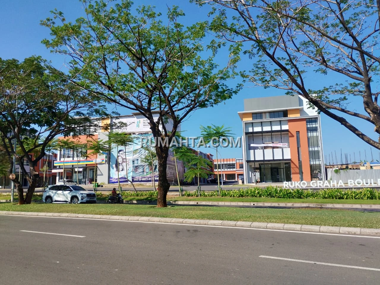 Ruko Siap Pakai di Pinggir Jalan Utama Summarecon Makassar