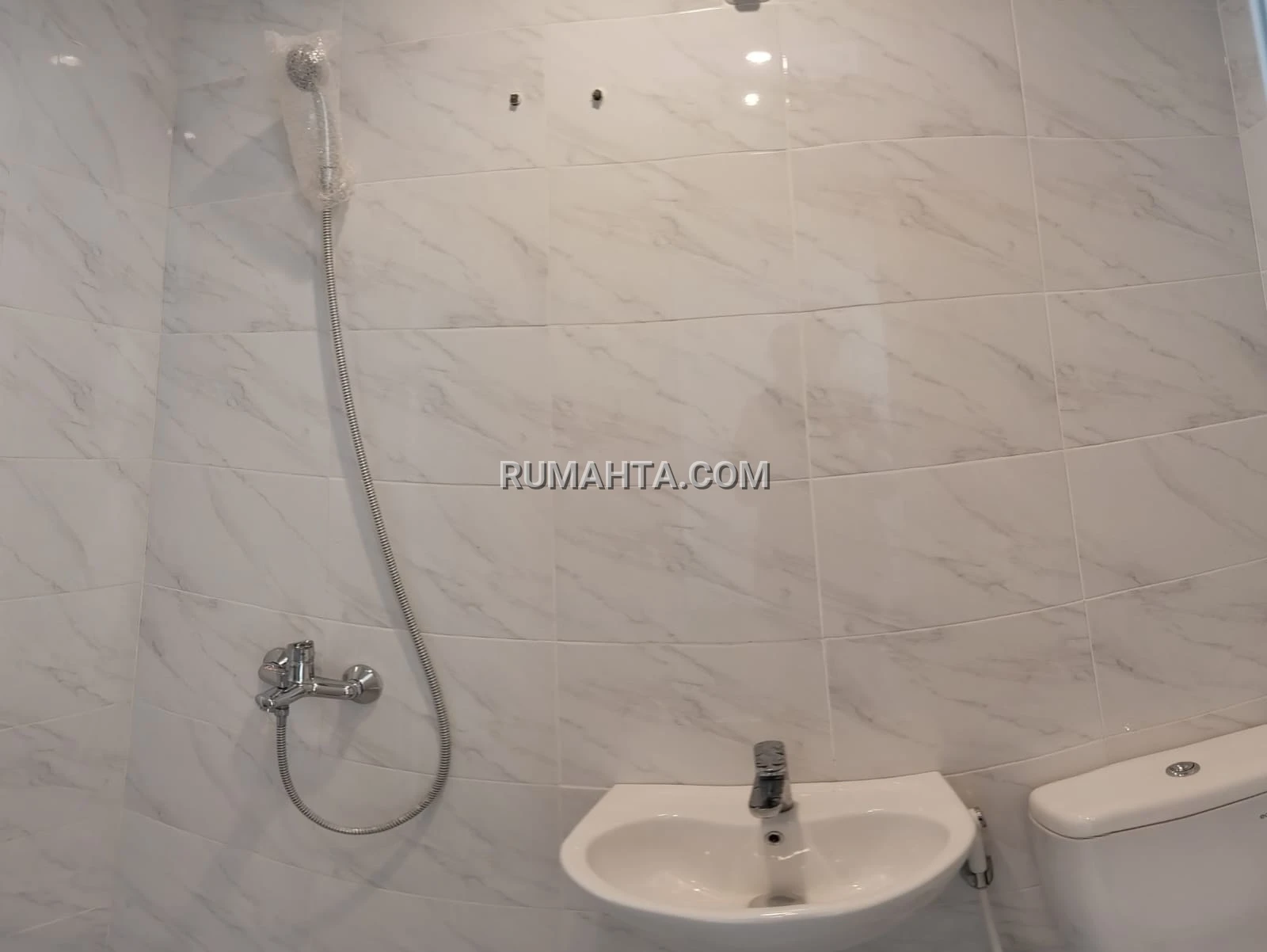 Rumah Dekat Rs Wahidin & Unhas Tamalanrea Free PPN