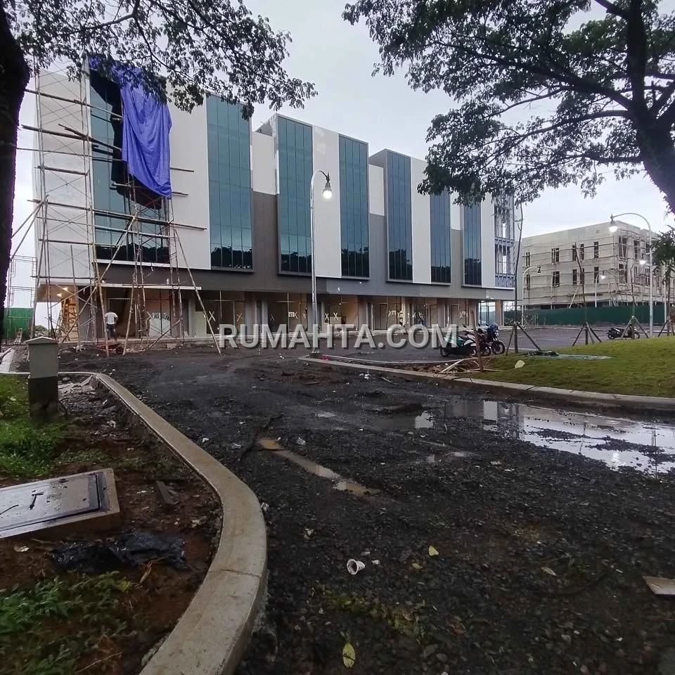 Ruko Bizpark Summarecon Makassar 3 Lantai Siap Pakai di Depan Pelataran