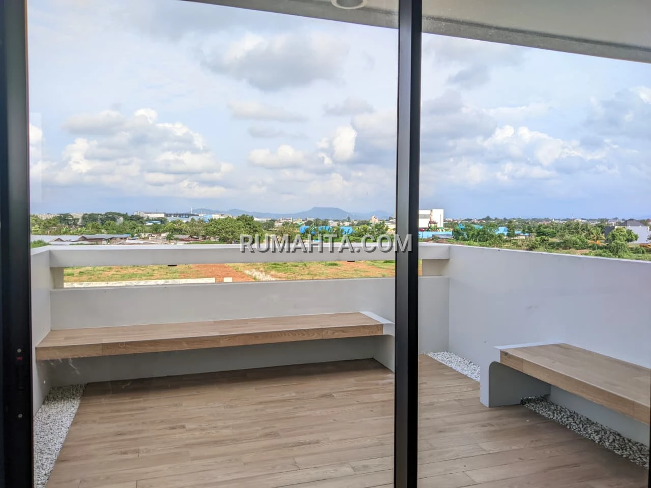 Rumah 3 Lantai di Perintis Tamalanrea Dekat Kampus Unhas Promo Free PPN