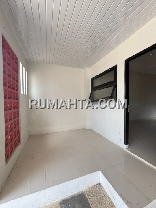 Rumah 2 Lantai Hertasning Bumi Aroepala Unit Siap Huni