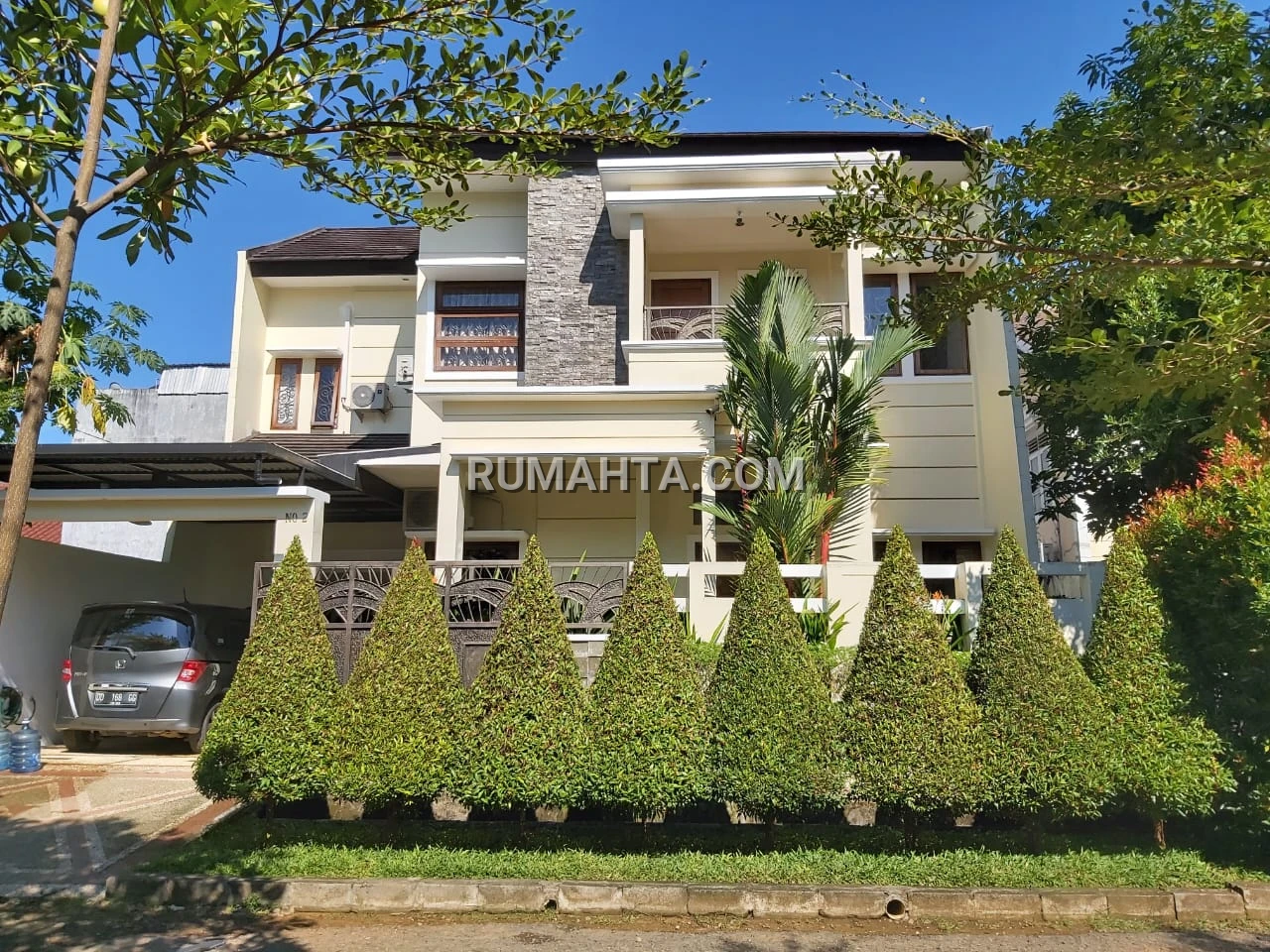 Rumah mewah lengkap perabot di tanjung bunga makassar