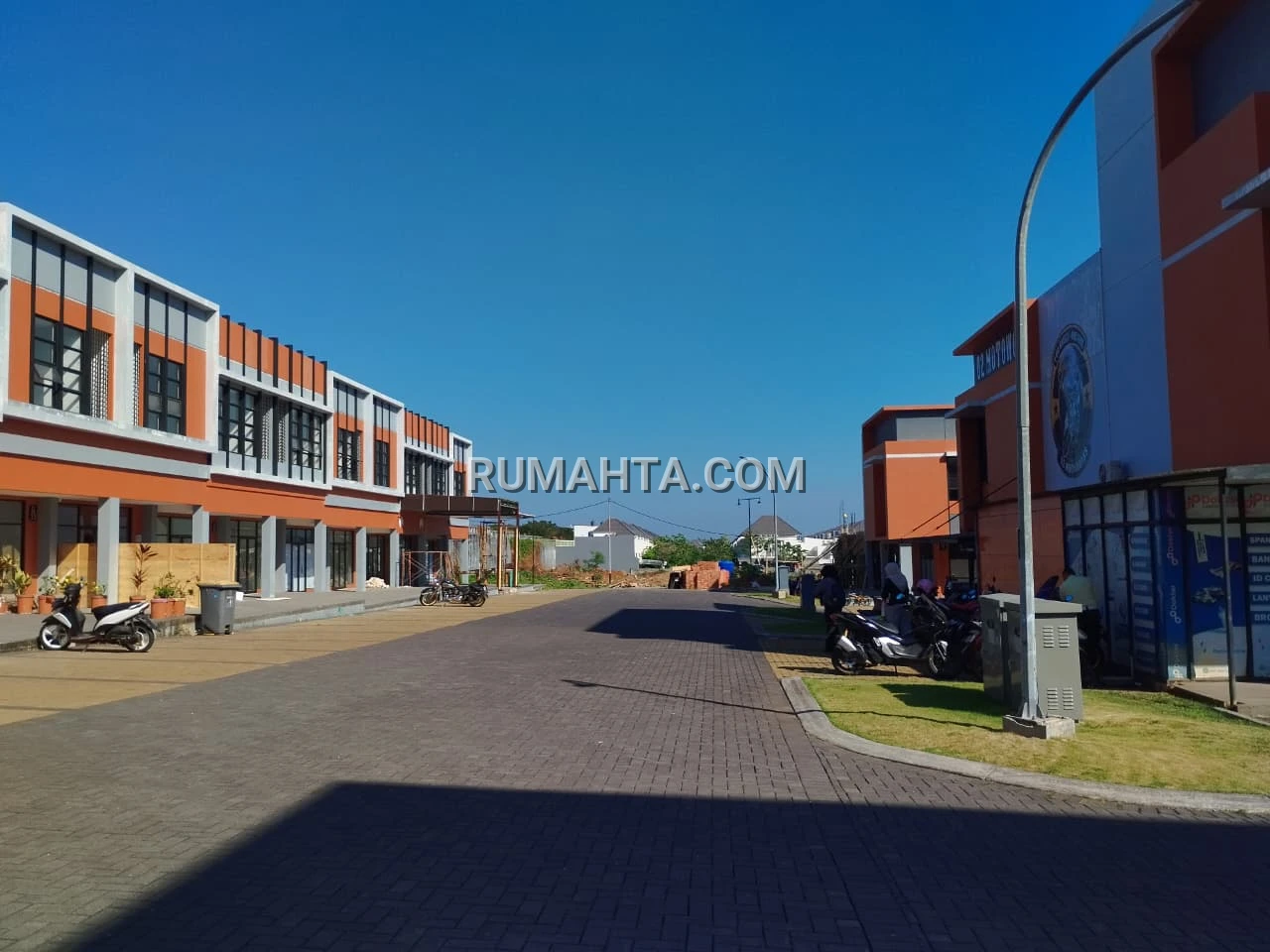 Ruko Makassar Lebar 5 Siap Pakai Lokasi Strategis depan Mall Summarecon Makassar